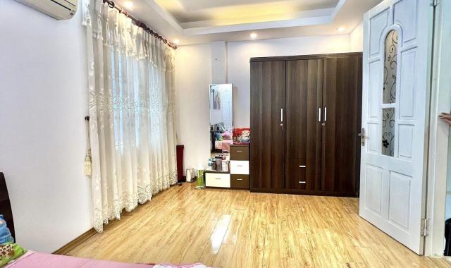 Bán nhà Nguyên Khiết Hoàn Kiếm, 38m2 hơn 2 tỷ, tặng nội thất đẹp