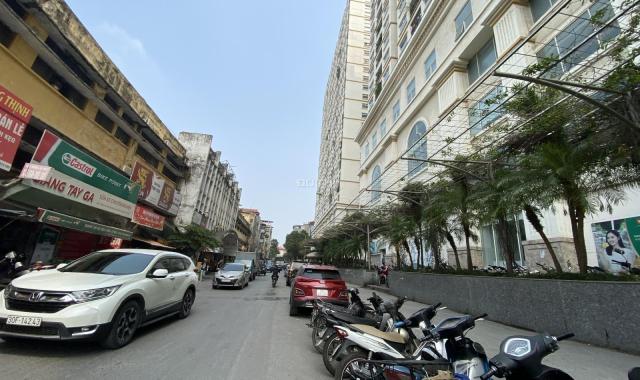 Bán gấp nhà phố Lạc Trung, kinh doanh, ô tô, 2 thoáng, DT 69m2, giá 7.4 tỷ