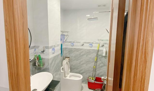 Bán gấp nhà hẻm 4m Xóm Chiếu, P14, Q4, 100m2, 6 lầu, chỉ 8,3 tỷ!