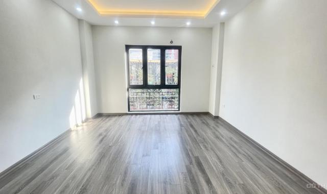 Chính chủ cần bán nhà gấp ngõ 209 Đội Cấn 50 m2 x 5 t còn đẹp thoáng sau giá 5,5 tỷ