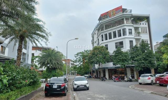 Bán nhà KĐT Việt Hưng, lô góc 2 mặt phố kd đắc địa, cho thuê 150tr/1 tháng, 120m*6T, MT21m, 25 tỷ