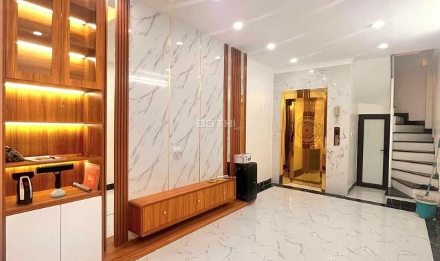 TRÁI TIM #QUẬN_HOÀNG_MAI. #PHỐ_ĐỀN_LỪ. GARA. THANH MÁY. Ô TÔ TRÁNH NHAU. DT 42M X6T X 4M