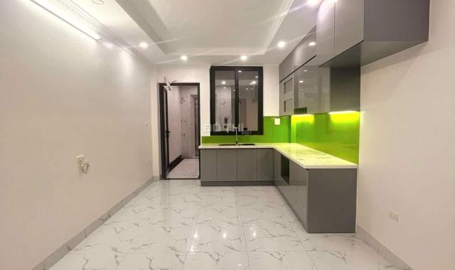 TRÁI TIM #QUẬN_HOÀNG_MAI. #PHỐ_ĐỀN_LỪ. GARA. THANH MÁY. Ô TÔ TRÁNH NHAU. DT 42M X6T X 4M
