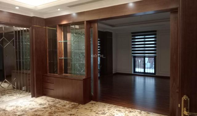 Cần bán gấp nhà tại ngõ 195 Đội Cấn Liễu Gia Đội Cấn Ba Đình dt 82 m2 giá 16,5 tỷ