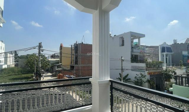 Bán NGỘP nhà biệt thự, liền kề Quận 12 - TP Hồ Chí Minh giá 6.3 Tỷ Góc mặt tiền ngã tư