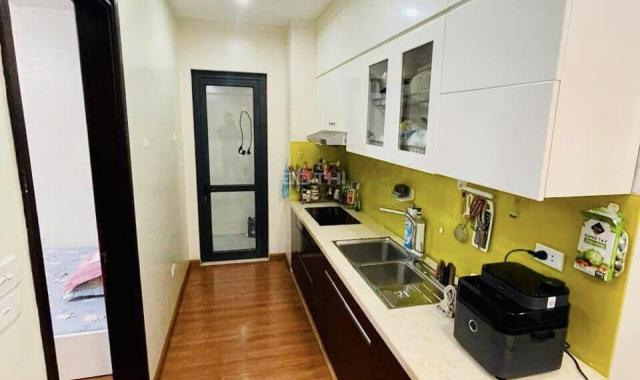Cần bán gấp căn hộ chung cư Green Star KĐT Thành Phố Giao Lưu 69m2, 2PN, 2wc tặng nội thất xịn