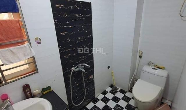 6.1 tỷ nhà phố Nguyễn Khang, Cầu Giấy, 33m2 x 6 tầng, sát phố, ô tô đỗ cửa, kinh doanh, siêu hiếm