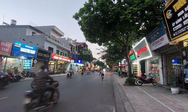 Bán nhà liền kề Pháp Vân kinh doanh vỉa hè rộng 20m DT 134m2, 7T giá 22 tỷ