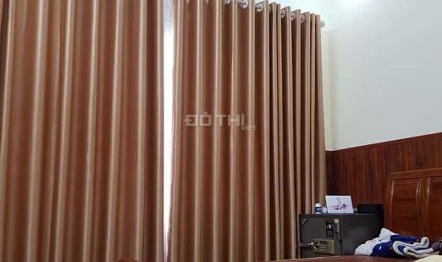 Bán nhà, Thái Thịnh mặt phố, cần tiền giảm 2.8 tỷ còn 16 ty,54m,6T.