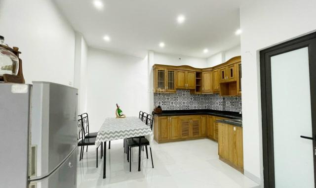 Nhà phố Nguyễn Khánh Toàn, phân lô đẹp, ô tô 10m, 43m2 giá 5.5 tỷ