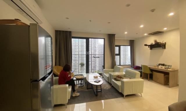 Bán chung cư 2N2 62m Full đồ tầng trung nội khu bên S tại Vinhomes Smart City