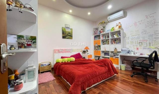 Bán nhà ngõ ô tô tránh, 50m2 * 5T, MT 4,5m, Phan Văn Trường, Cầu Giấy, giá hơn 10 tỷ