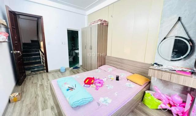 Bán nhà Định Công DT 39m2 x 5T, nhà mới, đẹp, ngõ to rộng, giá 3,45 tỷ, SĐCC