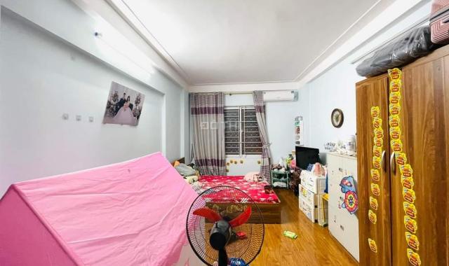 Bán nhà Kim Giang, 30m2, 5T, sổ nở hậu, full nội thất, giá 3.6 tỷ