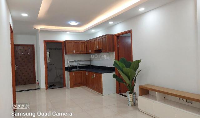 Cần cho thuê căn góc 2 full nôi thất, 86m2, 3PN, 2 PK, 2 WC, chung cư Hiệp Thành Building, Q. 12