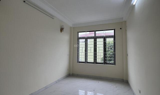 Nhà giá rẻ Hà Đông, cần bán gấp căn nhà xây mới ô tô đỗ cửa tại Biên Giang, Hà Đông, LH 0968530776