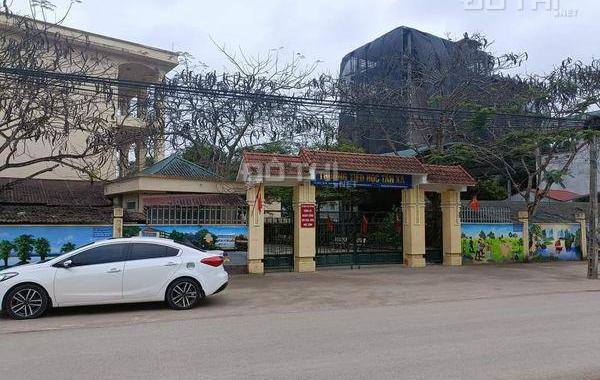 Mặt đường tân xã giáp trường ĐH FPT khu CNC Hòa Lạc