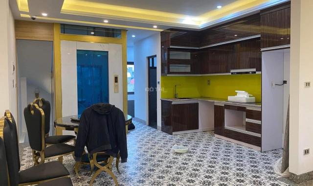 Cần bán gấp nhà mặt phố Trần Quốc Vượng. DT: 44 m2, 7 tầng, mặt tiền 5m. Giá chỉ 21,5 tỷ