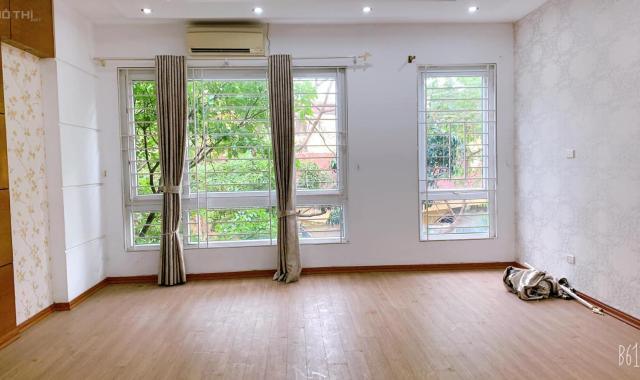 Bán nhà Nguyễn Khánh Toàn DT 64m2x6T, MT 5.4m, 3 ôtô đỗ cửa - thang máy - kinh doanh (15. x tỷ)