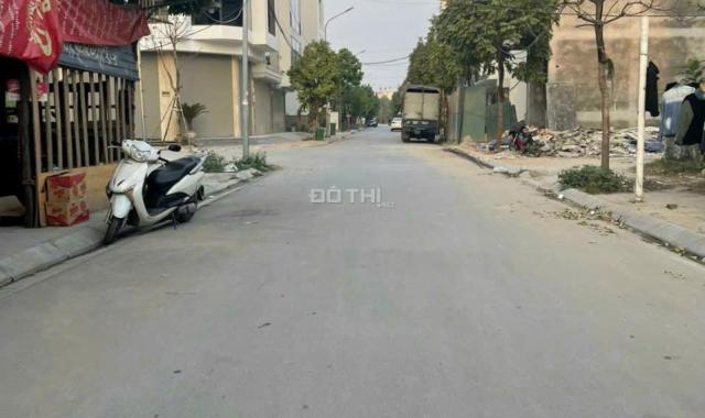 Bán đất đấu giá DT 82.5m2 MT 6m ngay trường CĐ FPT