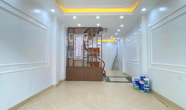 Bán nhà Nam Dư, 45m2, 5 tầng, 6 PN, giá nhỉnh 4 tỷ, có thương lượng, gần ô tô