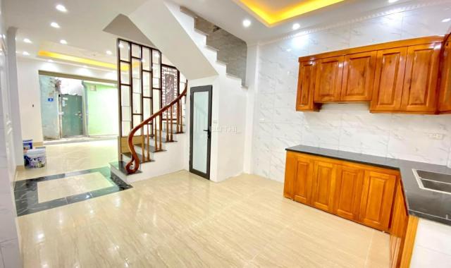 Bán nhà Nam Dư, 45m2, 5 tầng, 6 PN, giá nhỉnh 4 tỷ, có thương lượng, gần ô tô