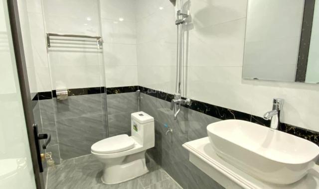 Bán nhà Nam Dư, 45m2, 5 tầng, 6 PN, giá nhỉnh 4 tỷ, có thương lượng, gần ô tô