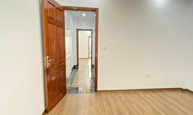 Bán nhà Nam Dư, 45m2, 5 tầng, 6 PN, giá nhỉnh 4 tỷ, có thương lượng, gần ô tô