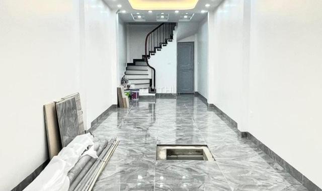 Bán nhà Nam Dư, 40m2 x 5T x 4 tỷ, ô tô cách 20m - nhà đẹp