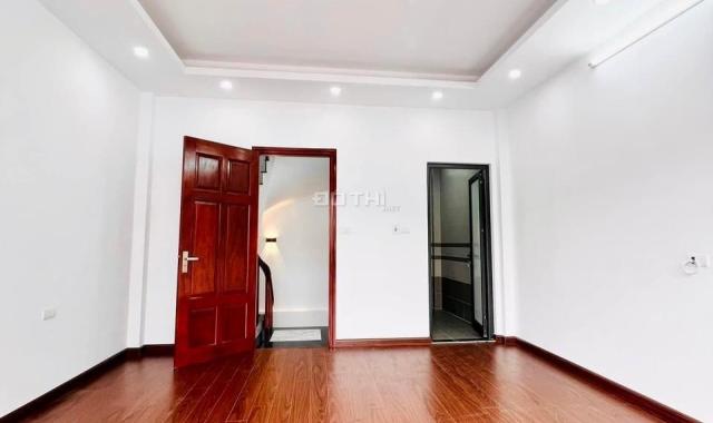 Bán nhà Nam Dư, 40m2 x 5T x 4 tỷ, ô tô cách 20m - nhà đẹp