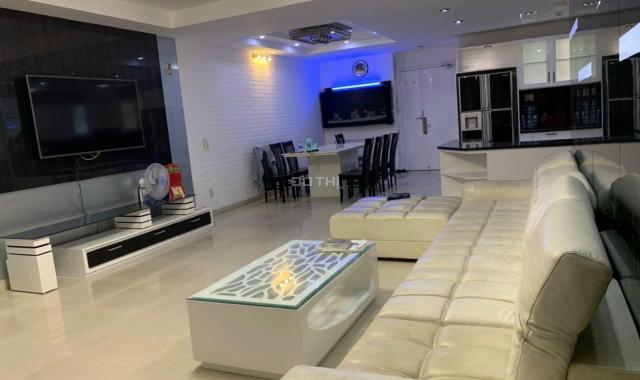 Bán căn hộ chung cư Phú Nhuận 144 m2, mặt tiền đường Phan Đăng Lưu, giá 6.49 tỷ, sổ hồng đầy đủ