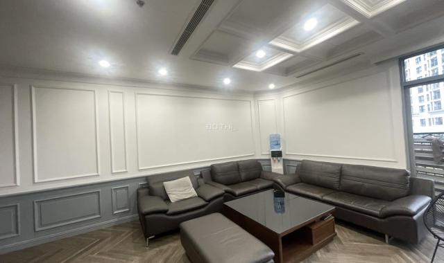 Cho thuê căn hộ 4 ngủ Royal City  (full đồ, 164 m2, giá 25 tr), LH: 0912.396.400 - Miễn trung gian)