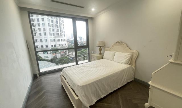 Cho thuê căn hộ 4 ngủ Royal City  (full đồ, 164 m2, giá 25 tr), LH: 0912.396.400 - Miễn trung gian)