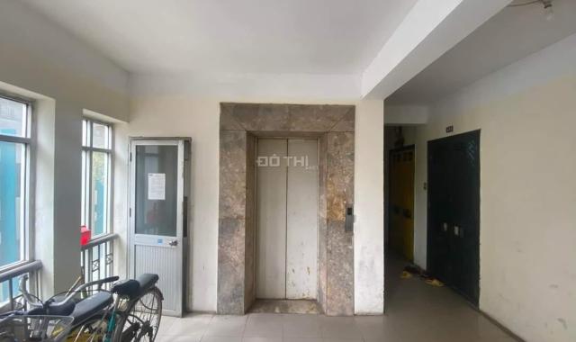 Chủ nhà cần bán CC A6 Giảng Võ - thang máy - tặng full nội thất - sát hồ chỉ 1x tỷ. LH 0983918483