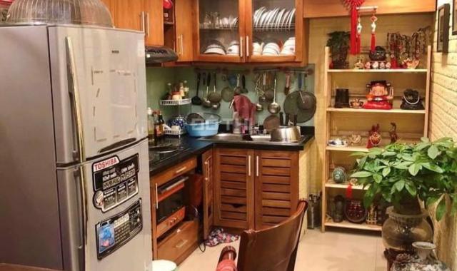 Gia đình bán nhà gấp ngõ Cổng Đục - Hàng Mã giá 10,5 tỷ, 70m2x4 tầng, full nội thất