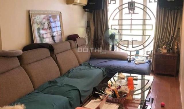 Gia đình bán nhà gấp ngõ Cổng Đục - Hàng Mã giá 10,5 tỷ, 70m2x4 tầng, full nội thất