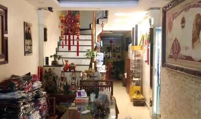 Gia đình bán nhà gấp ngõ Cổng Đục - Hàng Mã giá 10,5 tỷ, 70m2x4 tầng, full nội thất
