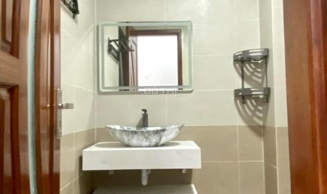 Bán gấp nhà ô tô kinh doanh Ngọc Hà Ba Đình DT 67m2 5T MT 3.7m giá 13.8tỷ