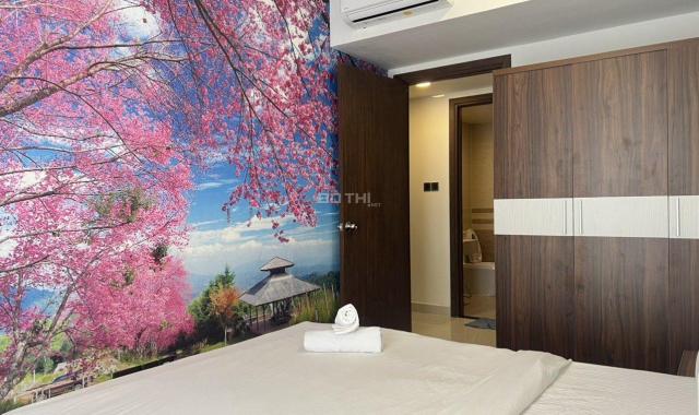 Bán căn hộ cao cấp Saigon Royal, Quận 4, giá 5.95 tỷ, 80m2, loại 2PN, đầy đủ nội thất