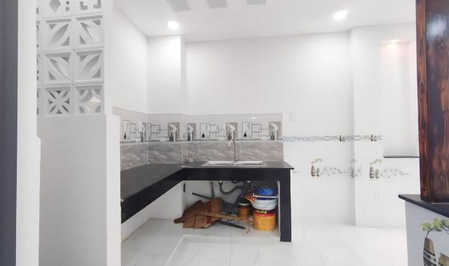 Nhà mới ở ngay p. Linh Đông DTSD 54m  xe tải đỗ cửa Gần Kha Vạn Cân