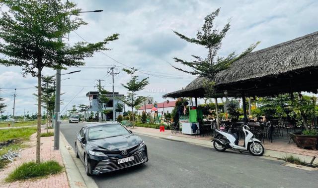 Tin được không rẻ dữ vậy, chủ đất này chắc đang kẹt lắm bán gấp 2 lô A2-12,13 cổng chính Long Cang