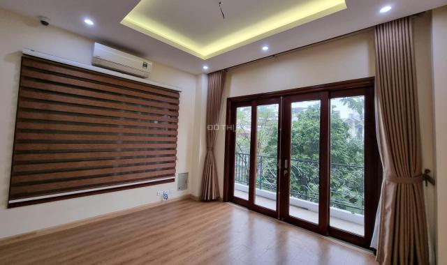 Bán nhà mặt phố view Hồ Tây - lô góc - thoáng mát quanh năm - 6 tầng thang máy - ở sướng - KD tốt