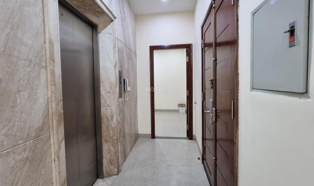 Bán nhà mặt phố view Hồ Tây - lô góc - thoáng mát quanh năm - 6 tầng thang máy - ở sướng - KD tốt