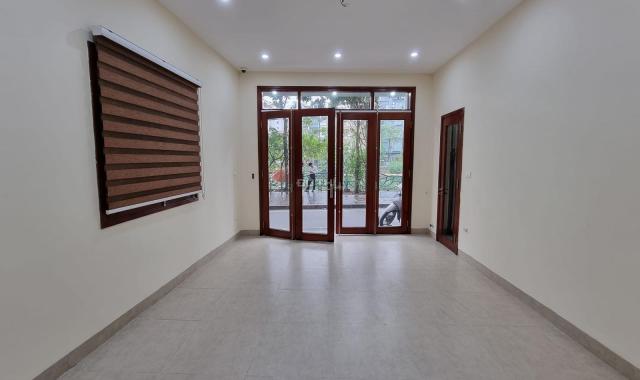 Bán nhà mặt phố view Hồ Tây - lô góc - thoáng mát quanh năm - 6 tầng thang máy - ở sướng - KD tốt