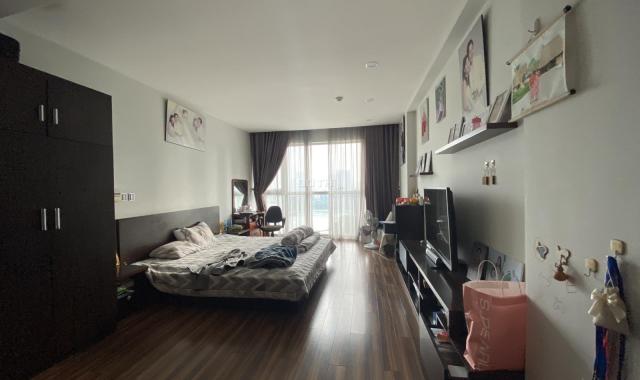 Bán căn hộ chung cư Mandarin Hoàng Minh Giám, 3PN, DT 161m2, ban công view hồ điều hòa