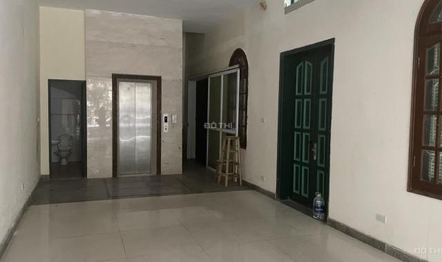 NHÀ MẶT GIANG VĂN MINH PHỐ NGÂN HÀNG LÔ GÓC MT 20M 5 TẦNG GIÁ 35.5 TỶ