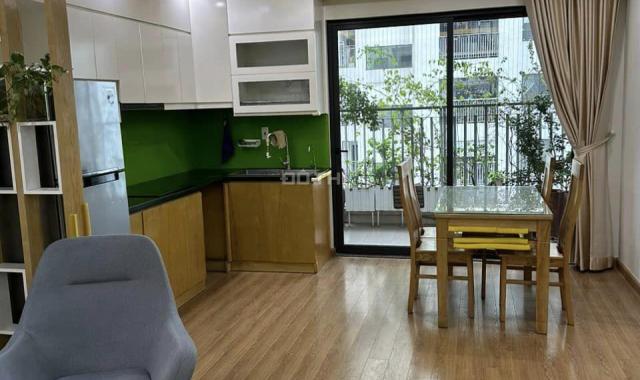 Cho thuê căn hộ chung cư Central Field Trung Kính 2 ngủ, đủ đồ căn góc có slot ô tô