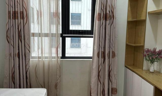 Cho thuê căn hộ chung cư Central Field Trung Kính 2 ngủ, đủ đồ căn góc có slot ô tô