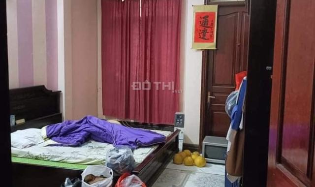 Giảm 200tr cần bán gấp nhà phân lô phố Trần Quốc Hoàn 40m2, 4T, kinh doanh, ô tô tránh đỗ ngày đêm