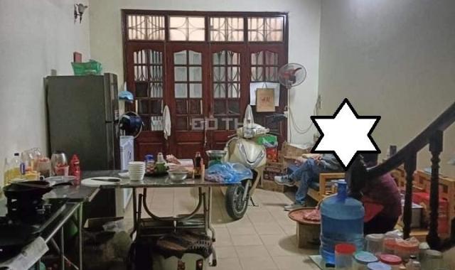 Giảm 200tr cần bán gấp nhà phân lô phố Trần Quốc Hoàn 40m2, 4T, kinh doanh, ô tô tránh đỗ ngày đêm